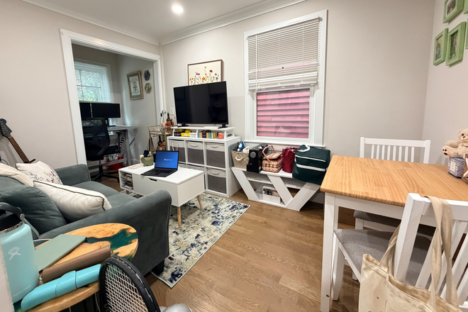 1 - SEPT 2026 – Renovated East Cambridge 1 Bed with In-Unit Laundry & Modern Kitchen! No Broker Fees!