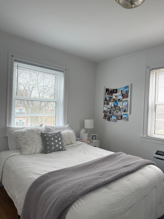 Bedroom - Bright & Spacious Apartment Near Northwestern Campus, Downtown Evanston