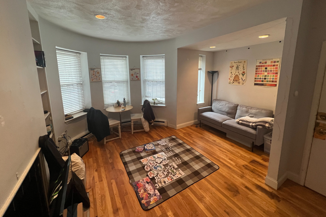 Living Space - Westland Ave 1 Bed Fenway Apartments