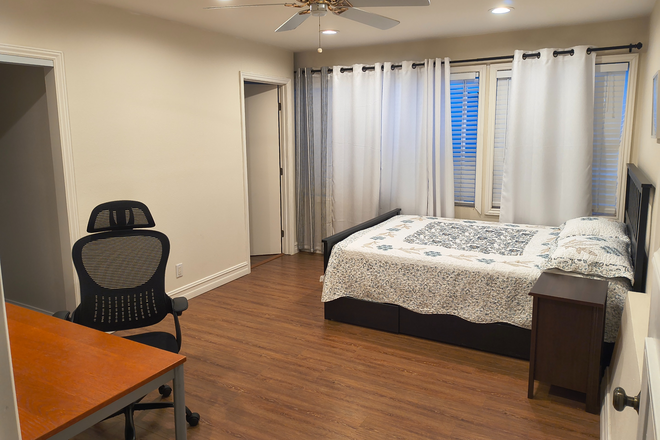 Suite with private bathroom with kitchen access. - ALL UTILITIES INCL, FEMALES ONLY, PRIVATE ROOM,1.8 MILES TO UCI, NEAR UCI BUS STOP
