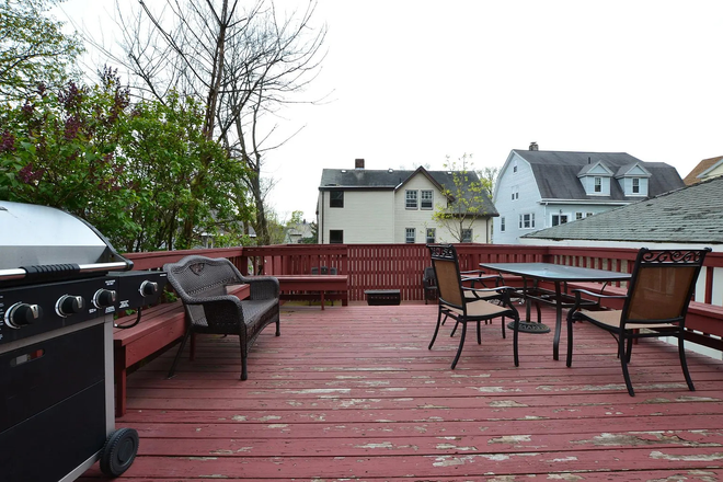 Back Porch - 70 Hobart St Apt #1, spacious apartment, a back porch for events, laundry in-house