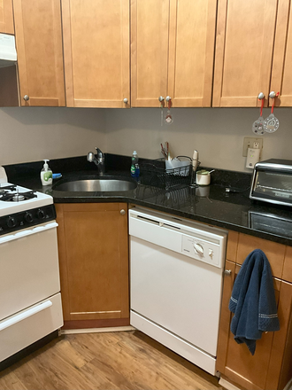 Call NOW for showings! 617-236-8550 - HEMENWAY ST - MODERN 1BR SPLIT FOR 2 PPL W/ H&HW INC, LNDRY IN BLDNG AVAIL *6/1/2026* IN SYMPHONY! Apartments
