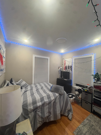 Bedroom - Bedroom, personal bathroom, easy access to kitchen and living- two floors!