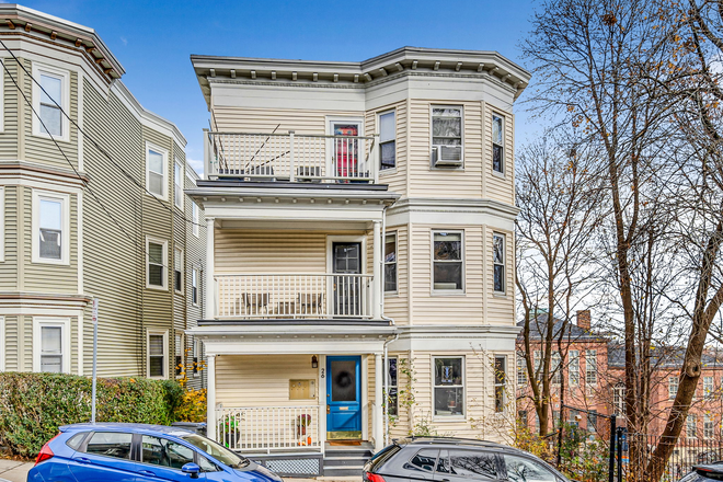 Exterior - Lovely 2 bed/1 bath Savin Hill Apartment
