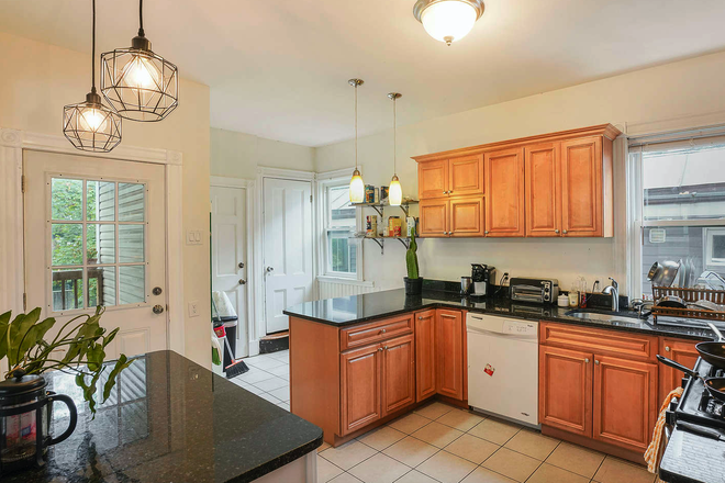 Call NOW for showings! 617-236-8550 - SACHEM ST - *9/1/2026* HUGE DUPLEX 6BR ON MISSIO HILL W/ 2 BATH, IN UNIT LNDRY, RNTL PRKNG, EIK, DW! Apartments