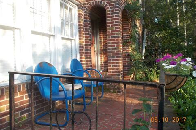 Porch - Lake Claire Apartment