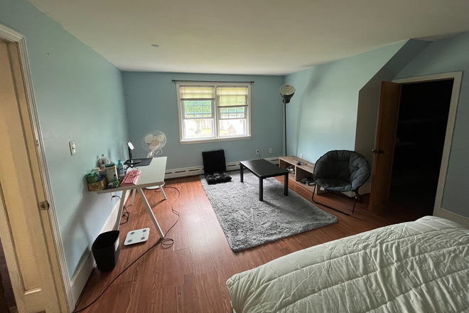 Master Bedroom (other furnitures might be changed) - Student Housing near UmassD main campus