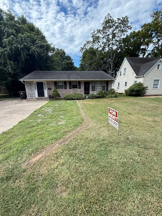 Outside street view2 - Short Walk to Campus: 1430 Polo Rd PRICE REDUCED - ACT NOW! House