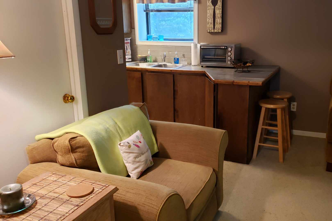 entry area into kitchen - Your OWN place! House