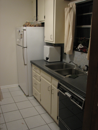 kitchen - Fully furnished 2 bedroom one bath for rent