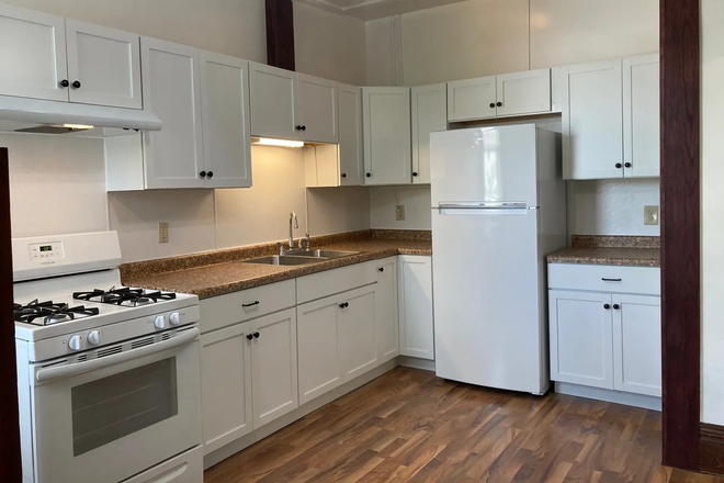 Kitchen - All Utilities Paid!, August Occupancy, One Bedroom spacious upper, private, quiet, $945