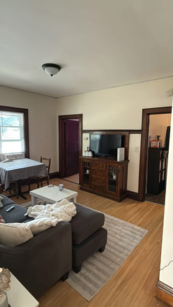 Living Room - Apartment close to campus