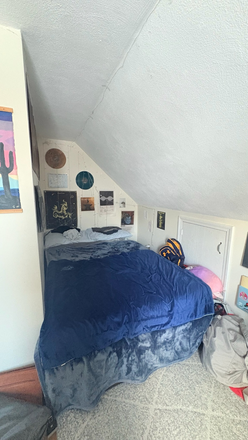 Bedroom - Cozy and furnished upstairs room, 13 minute walk from Tufts campus