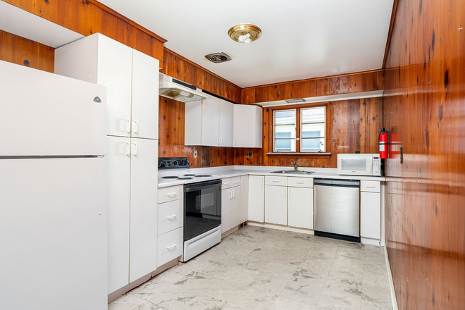 Kitchen - 1 Bedroom apartment on Pierson Place