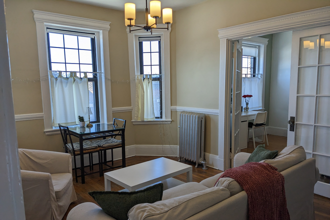 living room - NO FEE- beautifully fully furnished -Perfect location-heat/H2O incl.-clean/pretty/safe/quiet