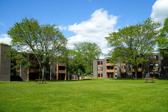 building - Brandywine Apartment