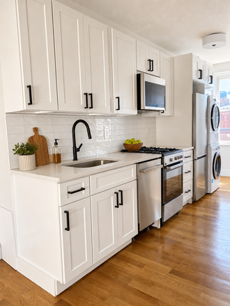 1 - North End 2 bed shared roof deck 9/1