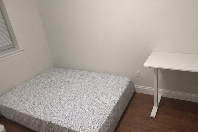 Bedroom (will be unfurnished) - Summer Sublet: Furnished Bedroom ~20 minute walk to MIT