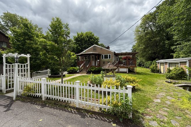 Yard 2 - 103 Pelham Road | 5+ Bedroom (plus Additional Room Downstairs)