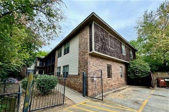 Outside - Apartment Near Campus