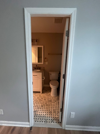 Bathroom #1 entrance from Room #1 - 4 Bed in a Fully Furnished 5 bed Home (15 min walk from UMD)