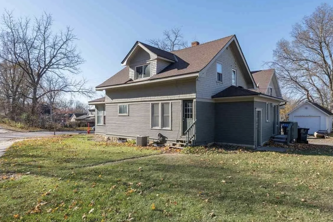 Street View - Entire 5 bed 2 bath House Near Campus and Downtown