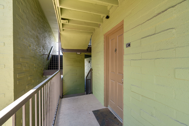 Call for Private showing; full furnished and beautiful inside! - 2 Bedroom Condo in Main Gate Campus Walk Condo - PRIME CAMPUS LOCATION!