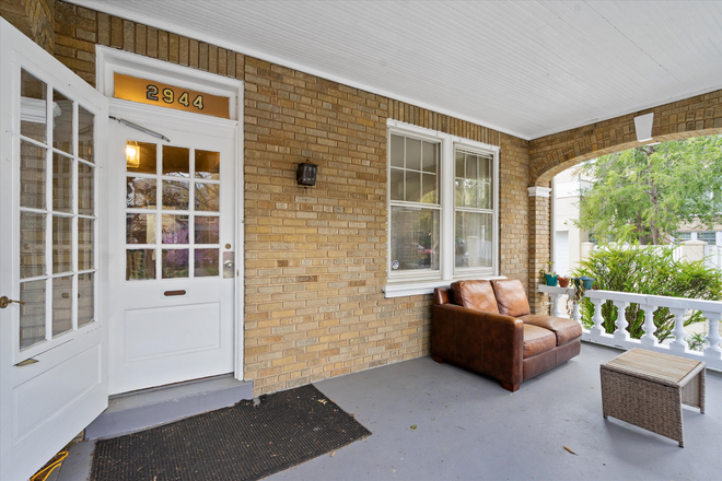 Front Porch - Large Unfurnished 6 Bedroom Townhome Avail August 2026-2027