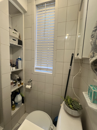 Bath - 2 bd 1 ba in the North End (utilities included) Apartments