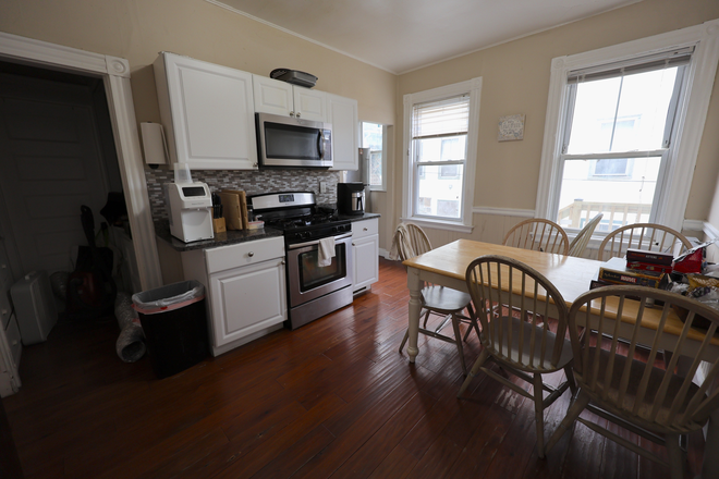 x - LARGE 3 BED OR 4 BED SPLIT - ALLSTON - GREEN LINE (B)