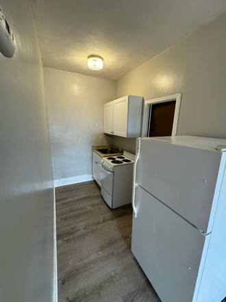 kitchen - Studio no Brokers Fee Apartments