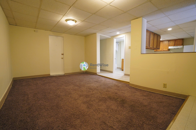 1 - AVAIL NOW-Brighton 3 bed. H/HW inc. No Broker Fee!