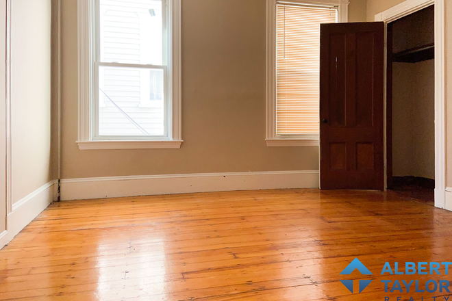 Bedroom #2 - Spacious 4 Bed 1.5 Bath on Sachem!! Apartments