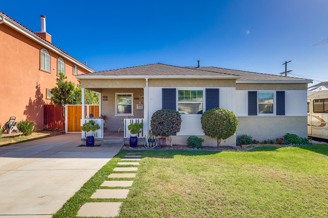 Street View - **FURNISHED 2\-BEDROOM IN WESTCHESTER \| NEAR LMU \+ OTIS \| AVAILABLE NOW** ✨