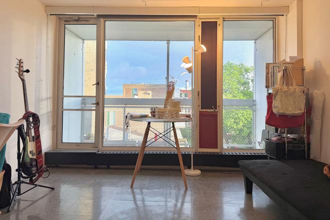 living - Summer Studio at Peabody Terrace, close to campus Apartments