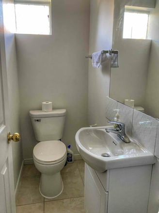 Half bath - Furnished private BR in Victorian House. 5min walk to UofT