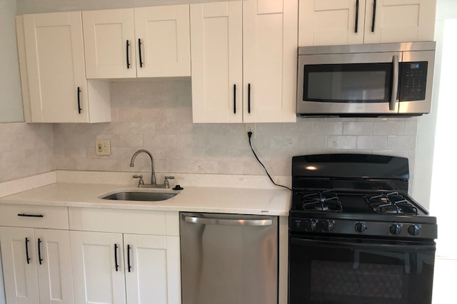 Call NOW for showings! 617-236-8550 - GLENVILLE AVE - *NO FEE* RENOVATD 3BR FOR *9/1/2026* W/ 2 BATH, LNDRY IN BLDNG, RNTL PRKNG, DW, AC!