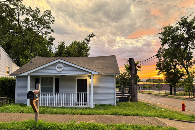 Outside Street View - Private room in shared house, free street parking, close to campus.