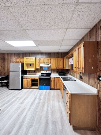 Kitchen - 2 Bedrooms Near Campus