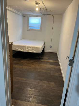 Room 1 - House on the Hill next to Beach Park (Room for Rent)