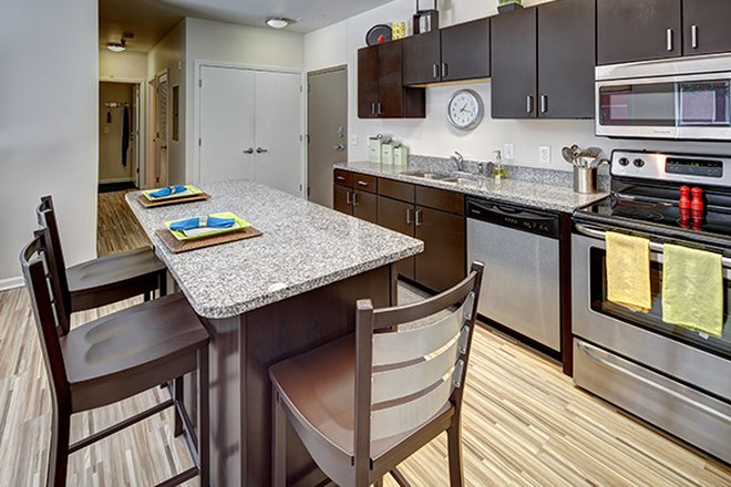 Kitchen/Dining - Chauncey Square 2x2 Summer Re-Let