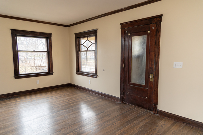 Front Entrance - Charming house in University Circle