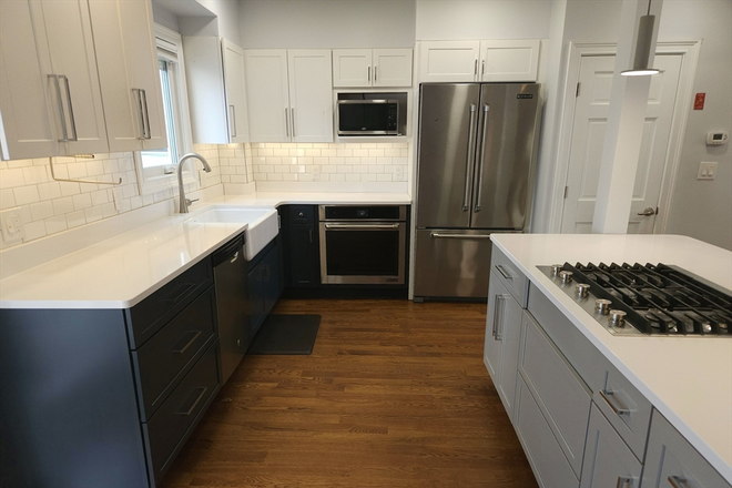 Kitchen - Colossal 3 Bed 2 Bath in PRIME Southie!!