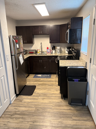 Kitchen - 39th Avenue Apartments