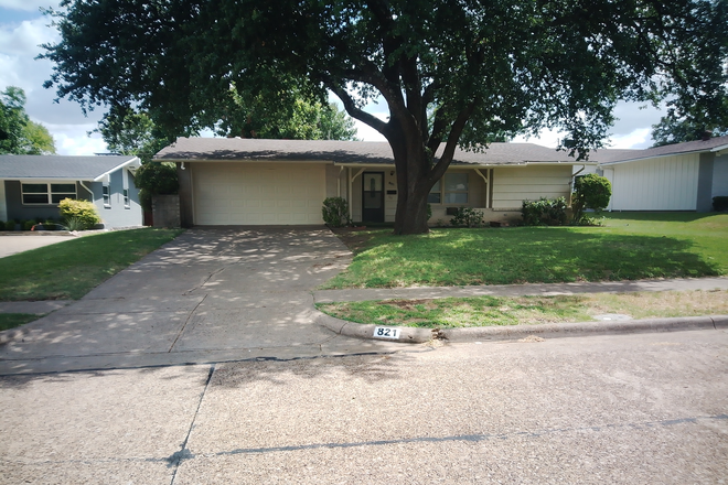 Front - 4 bed/2 bath just south of UTD