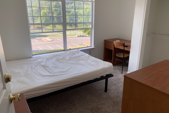 Typical bedroom - University Highlands Apartments