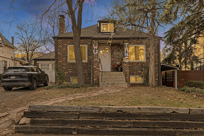 Exterior, street view - House close to campus