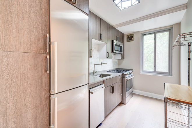 Modern Updated Kitchen - 2BR/2BA Perfect for Sharing! Condo