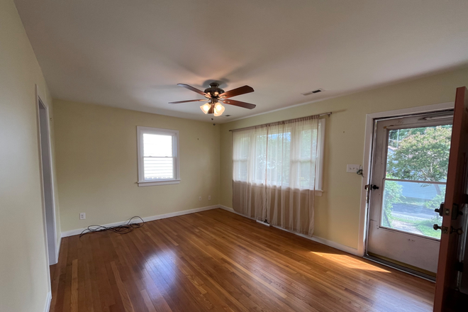Living Room - Perfect Home for Families, Professionals in the Near West End