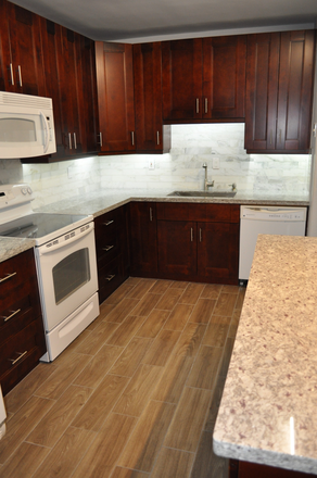 Kitchen - Newly renovated 3/3 TH, walking distance Townhome